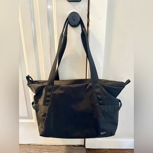 Lululemon All Day Essentials Tote 26L